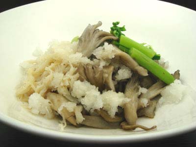 原木舞茸と菜の花のサラダおろし風味